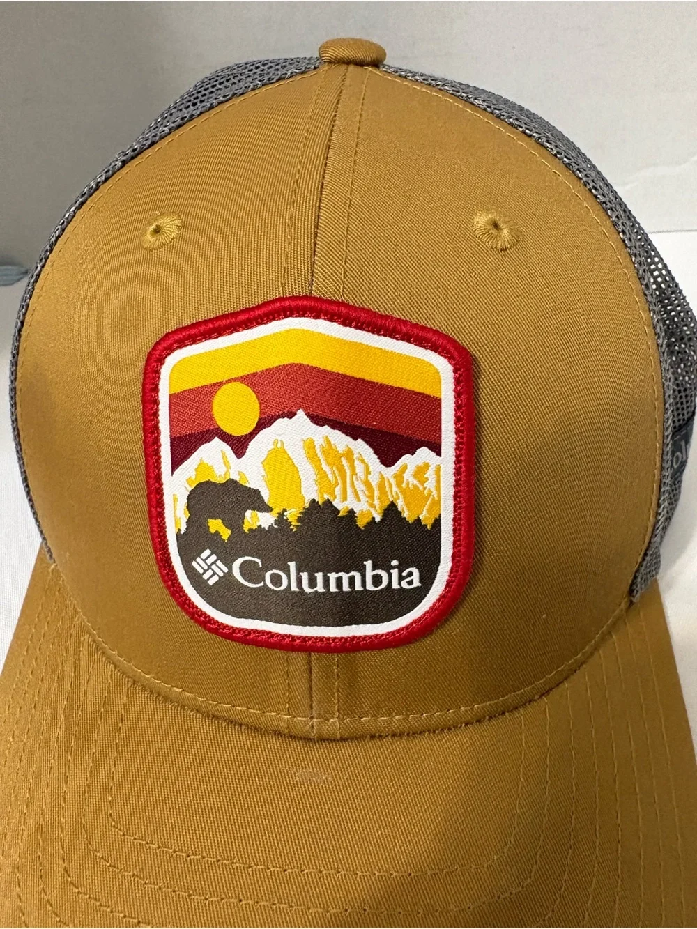 Columbia Mesh Snapback Cap Mens mountain‎ and bear patch Trucker Hat